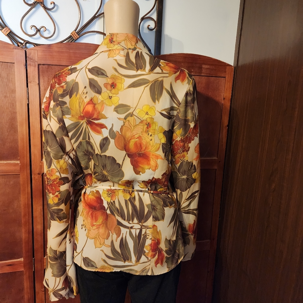 Blouse - Picture 2 of 10